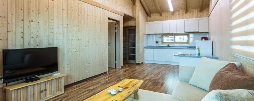 Seongsan House | J&J pension