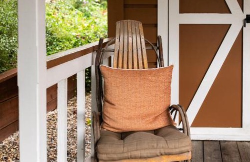 Lodge Hill Bed & Breakfast | J Patrick Inn