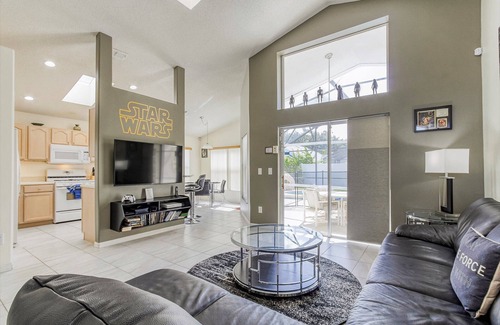 West Kissimmee Villa | Jabba the House – Southern Pool, Star Wars Themed!