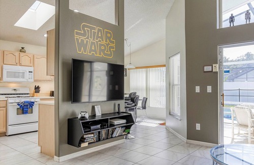 West Kissimmee Villa | Jabba the House – Southern Pool, Star Wars Themed!