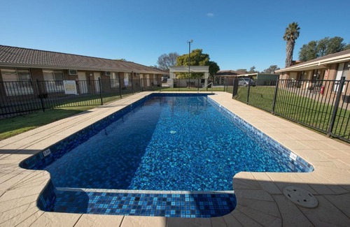 Swan Hill Hotel | Jacaranda Holiday Units
