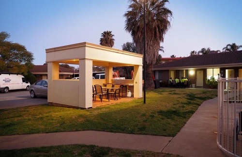 Swan Hill Hotel | Jacaranda Holiday Units