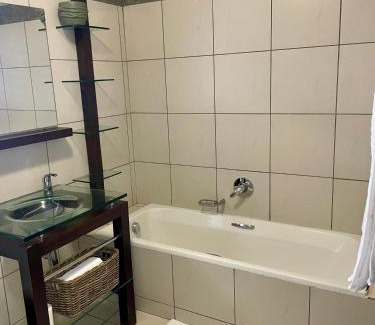 Greater Johannesburg Metropolitan Area Apartment | Jackal Luxury Escape