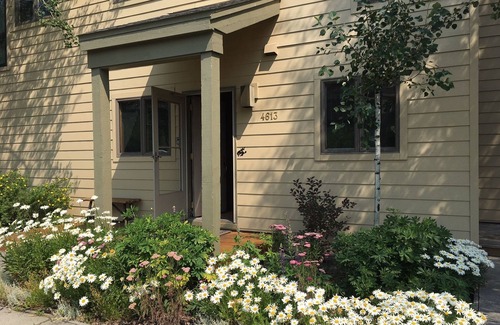 Moose Wilson Road House | Jackson Hole Town House with Mountain Views