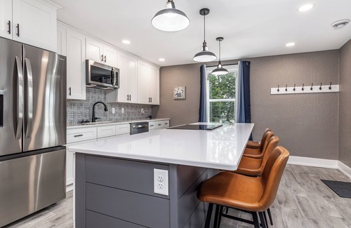 Dubuque House | Jackson Street Suites #2