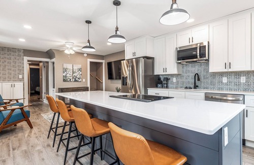 Dubuque House | Jackson Street Suites #2