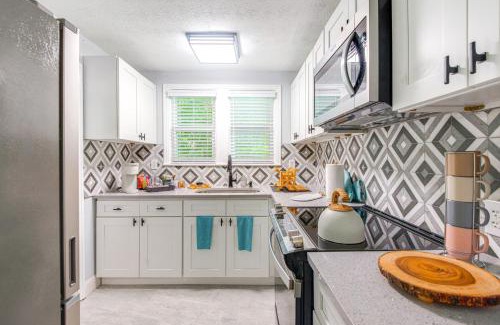 Jacksonville Apartment | Jacksonville Apartment with Private Patio Near NAS!