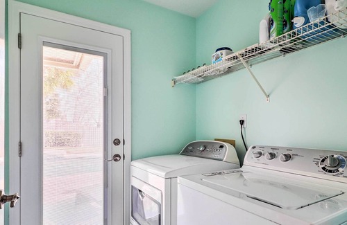 Southside House | Jacksonville Home w/ Pool, 11 Mi to Downtown!