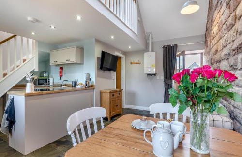 Cauldon Low House | Jacob's Barn - Uk46733