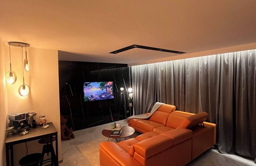 Mulhouse Apartment | Jacuzzi & Hammam in the heart of Mulhouse