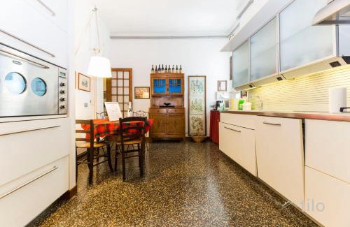 Castelletto Apartment | JACUZZI| TERRACE| 2BR| ART GALLERY| By Tilo Lux