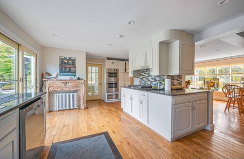 Coffeyville Villa | Jacuzzi - West Point - Family Friendly