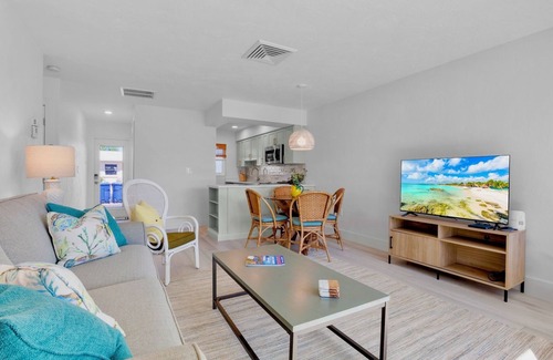 Siesta Key Condo | Jamaica Royale Unit 096-Freshley remodeled