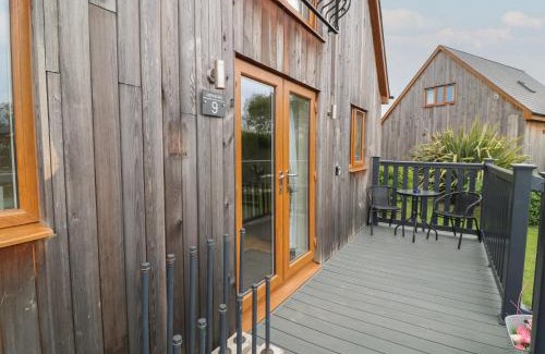 Brigg House | James Ville Marina Lodge 9