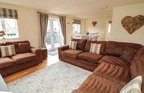 Brigg House | James Ville Marina Lodge 9