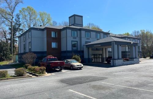 Church Street Hotel | Jamestown inn & Suites