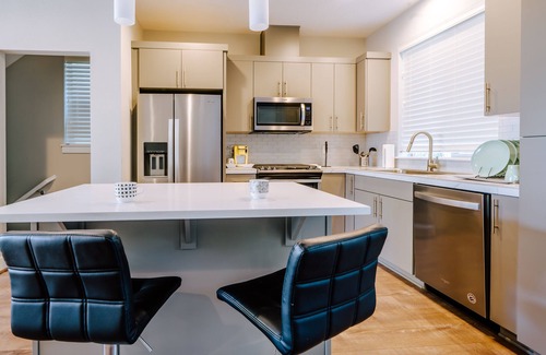 Beaverton House | Jan-Mar, 30%Monthly Discount/4B house in Beaverton