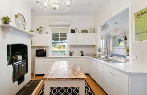 Broke House | Janie s Cottage Secluded Wine Country Home