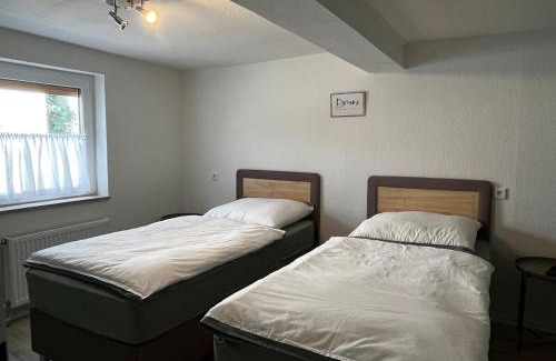 Mengerskirchen Apartment | janu-homes - 1 Zimmer Apartment - 2 Betten, Kirchblick vom Kirchplatz