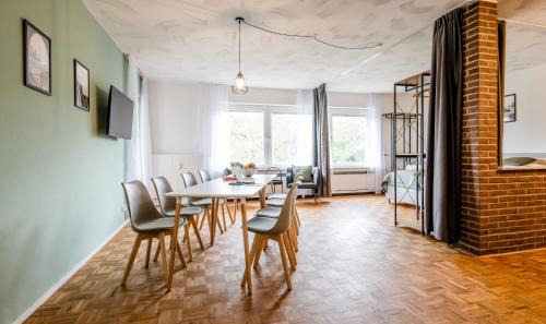 Dehrn Apartment | janu-homes - 3 Zimmer Apartment - 7 Betten, Lahnblick vom Rheinberg