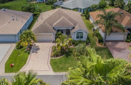 Virginia Trace House | January 2024 Available!! Only 2 Minutes to Lake Sumter Landing!