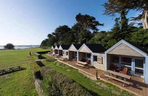 Ile-de-Batz Ski Chalet | Jardin Colonial - Rêves De Mer