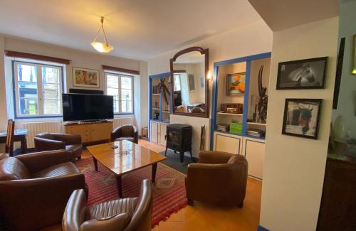 Auray Apartment | Jardin paisible en centre-ville