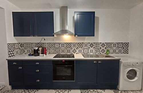 Fontainebleau Apartment | Jardin Saint Merry sleeps 2