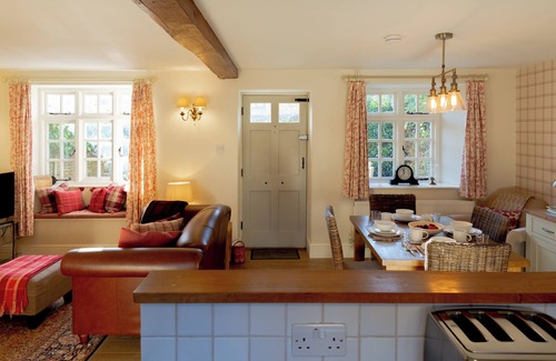 Bourton House | Jasmine Cottage-2BD in Heart of Bourton