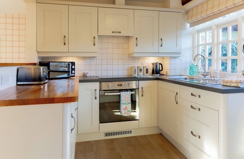 Bourton House | Jasmine Cottage-2BD in Heart of Bourton