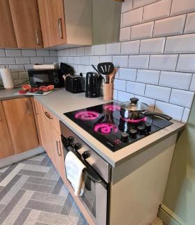 Forsbrook House | Jasper's by Spires Accommodation within easy reach of Trentham Gardens