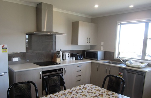Wharewaka Apartment | Jaw Dropping Views, Taupo View Loft in stunning Wharewaka.