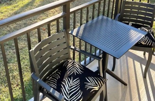 Baymeadows Condo | Jaxonville Luxury Condo⬗| Resort Access | SLEEPS 6
