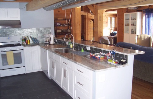 Jay Cabin | Jay Cabin: private, sleeps 4, pet friendly, 17 acres, short & long term, AC!