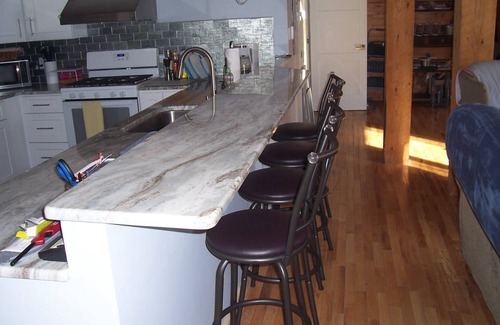 Jay Cabin | Jay Cabin: private, sleeps 4, pet friendly, 17 acres, short & long term, AC!