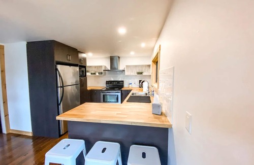 Montgomery Center Ski Chalet | ★Jay Peak Mountain Chalet★secluded/pool/snowsports