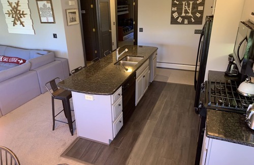 North Troy Condo | Jay Peak Ski-In⛷️Ski-Out Bliss – Just Steps from Grammy Jay!