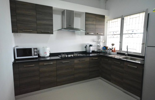 Phunphin House | JC Guesthouse