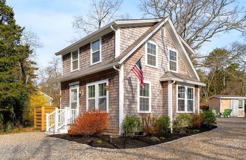 South Chatham House | Jean's Dream - Newly Renovated Cape House .9Miles from the Beach