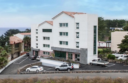 Namwon House | Jeju Aria Pension