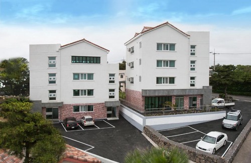Namwon House | Jeju Aria Pension