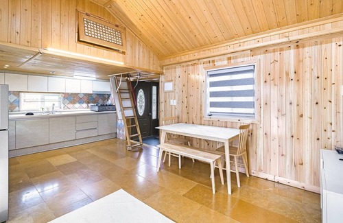 Gujwa House | Jeju Bijalim Pension