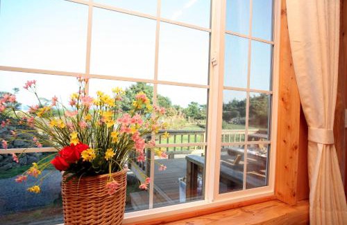 Seongsan House | Jeju Bille Log Pension