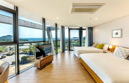 Songsan-dong Hotel | Jeju Bom Stay & Art Gallery