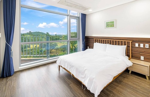 Seongsan House | Jeju Color In Jeju Pension