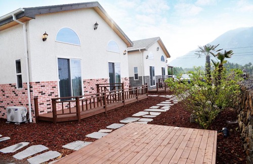 Andeok House | Jeju Cunny Pension