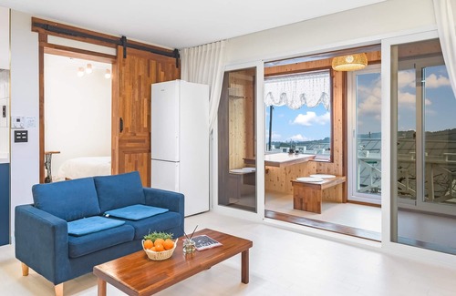 Aewol House | Jeju Dalbaekstay