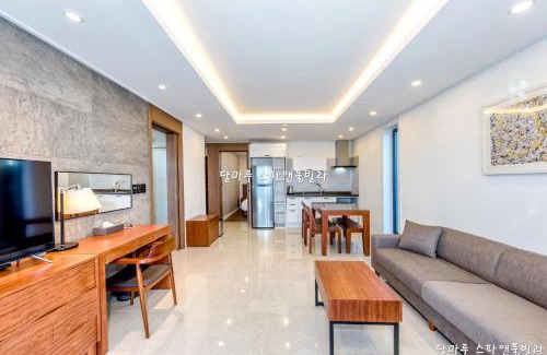 Jongdal-ri House | Jeju Dalmaru