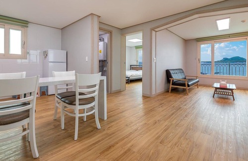 Hallim House | Jeju Jang Sugot Pension