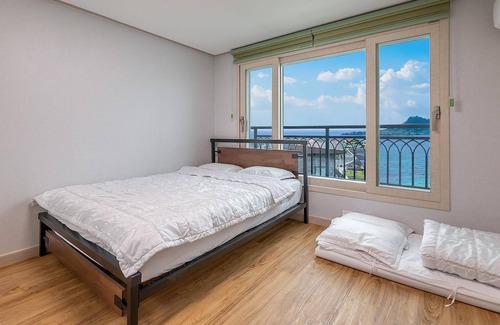 Hallim House | Jeju Jang Sugot Pension